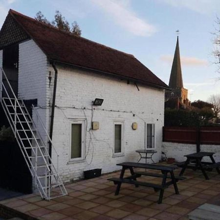 Swan Inn, Heathrow Airport Stanwell Exteriér fotografie