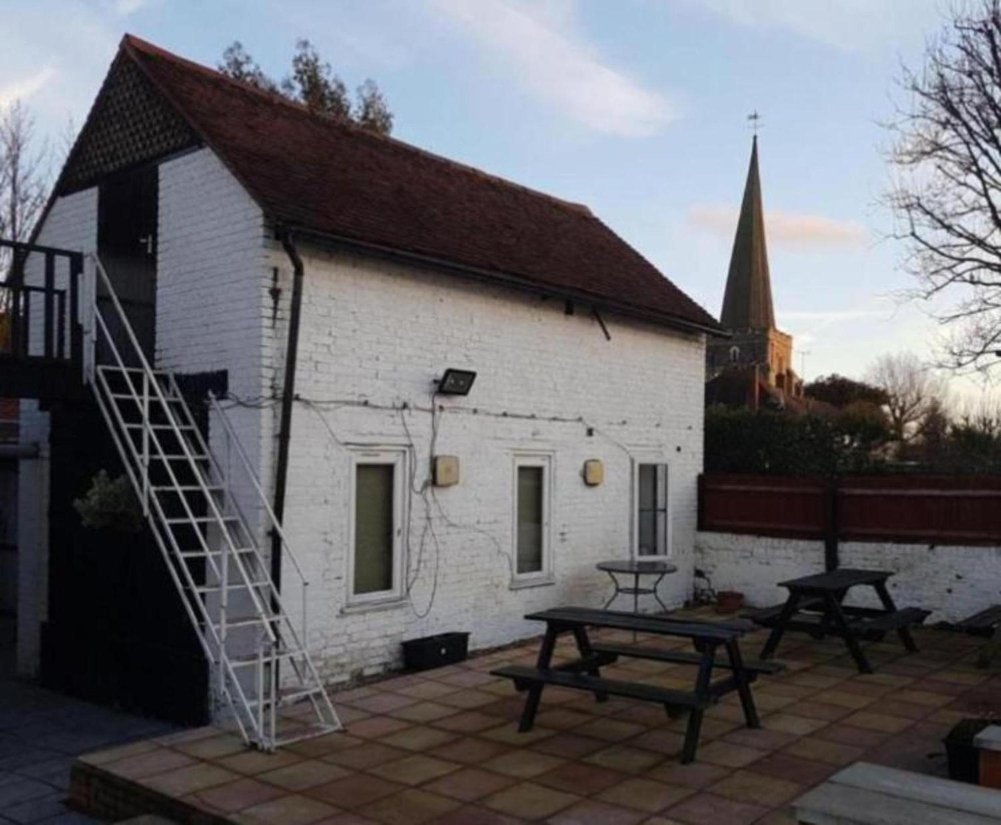 Swan Inn, Heathrow Airport Stanwell Exteriér fotografie